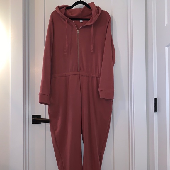 Old Navy Pants - EUC Old Navy Mauve Zipper Hooded Sweat Jumpsuit XL